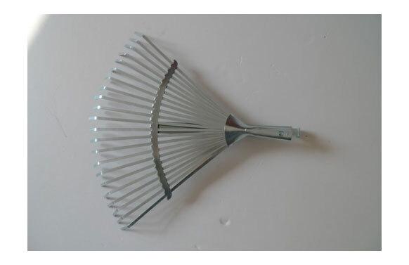 ESCOBA JARDIN RECOGEHOJAS 22DIENTES METAL NATUUR